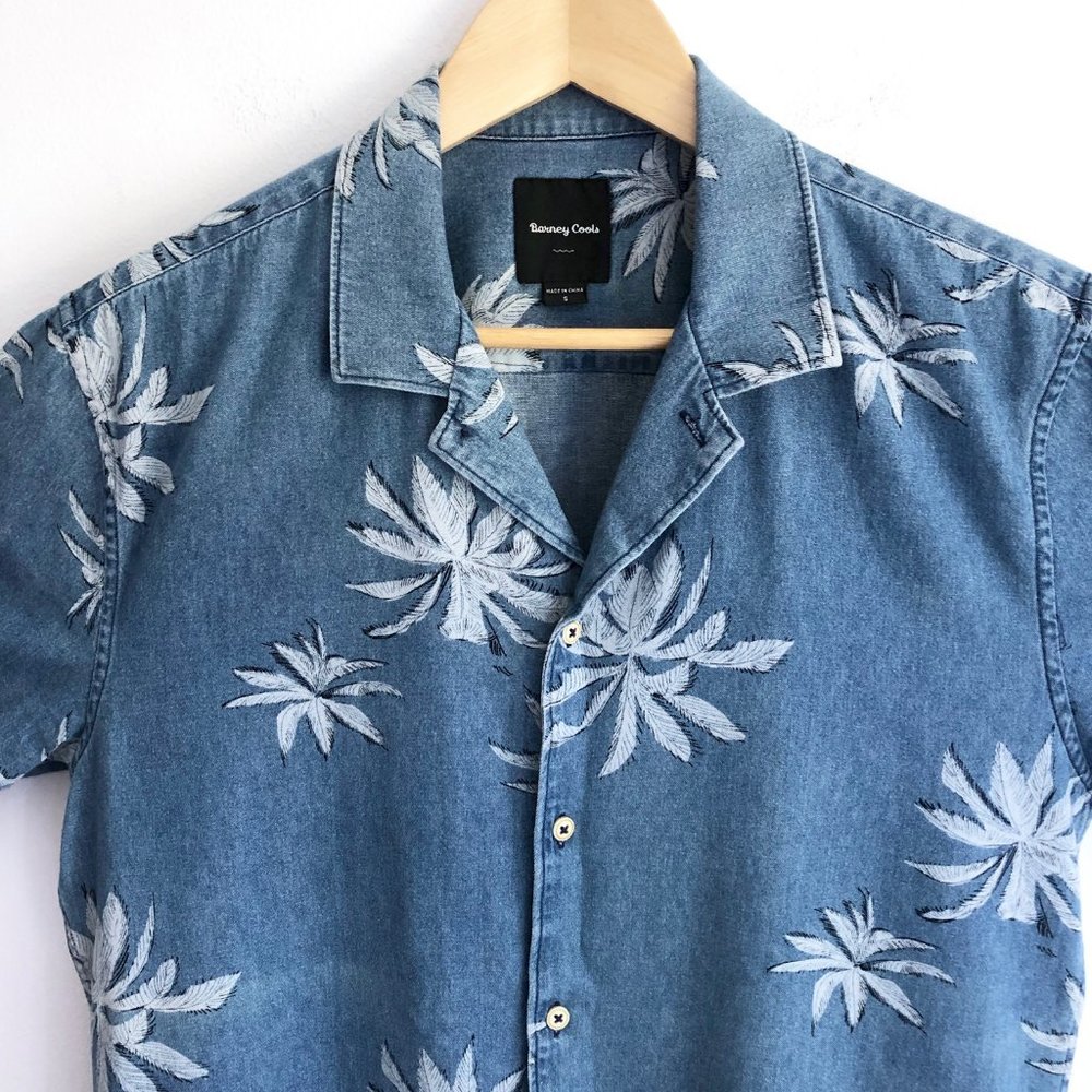 Barney Cools Poolside Button Up Shirt Chambray Sm - image 5